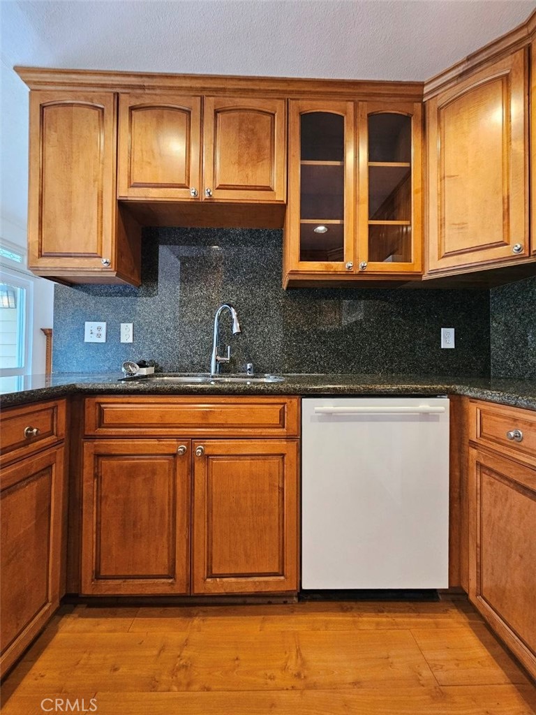 https://media.crmls.org/medias/04b38f17-ff1a-475a-bfa5-22b95b26f229.jpg?preset=X-Large