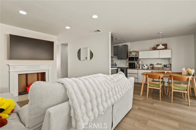 Detail Gallery Image 14 of 28 For 21934 Belshire, Hawaiian Gardens,  CA 90716 - 2 Beds | 2 Baths