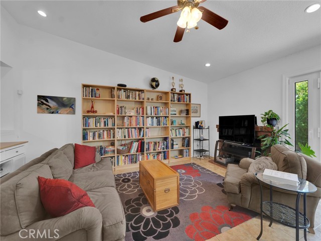 Detail Gallery Image 29 of 43 For 24527 Indian Hill Ln, West Hills,  CA 91307 - 5 Beds | 3 Baths
