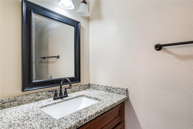 Detail Gallery Image 8 of 21 For 1152 Lugo, Colton,  CA 92324 - 3 Beds | 2/1 Baths