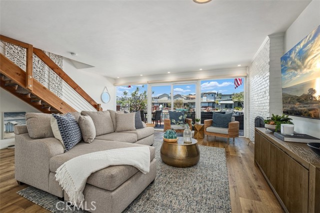Detail Gallery Image 9 of 43 For 3810 Channel Pl, Newport Beach,  CA 92663 - 3 Beds | 2/1 Baths