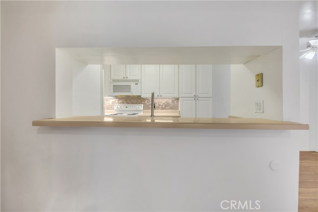 5460 White Oak Avenue, C216 photo 8