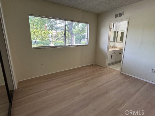 15382 Victory Boulevard, Van Nuys CA: https://media.crmls.org/medias/04b7c8b3-6f2a-4140-a41a-a655307ecd8b.jpg