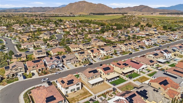 Detail Gallery Image 12 of 72 For 29565 Tulipwood, Menifee,  CA 92584 - 4 Beds | 2/1 Baths