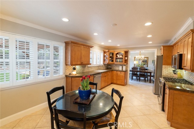 Detail Gallery Image 5 of 25 For 4565 Brighton, Santa Maria,  CA 93455 - 4 Beds | 3 Baths