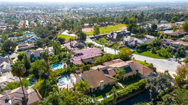 940 N Silent Ranch Drive, Glendora CA: https://media.crmls.org/medias/04b96ff1-73cf-40e7-ad22-64cdb31f7b4f.jpg
