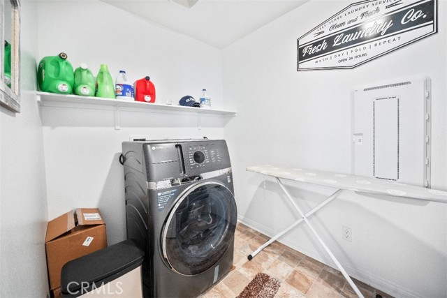 5066 Banjo Way, Hemet CA: https://media.crmls.org/medias/04b98b5f-e42b-4fe3-ae08-cb2df7172b62.jpg
