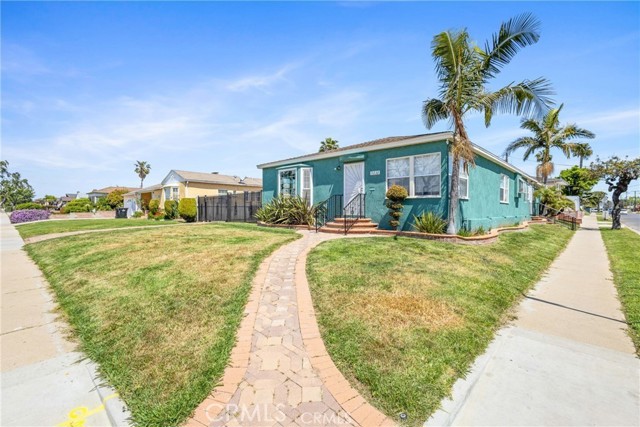 Detail Gallery Image 3 of 28 For 9232 S 7th Ave, Inglewood,  CA 90305 - 4 Beds | 2/1 Baths