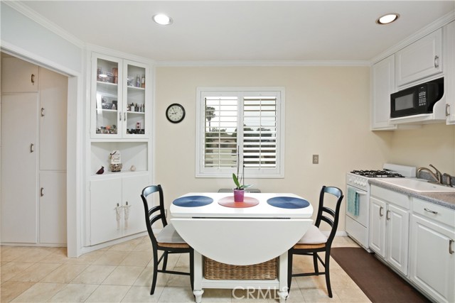 7845 5th, Downey CA: https://media.crmls.org/medias/04bab58c-3107-4316-b5e1-75c53b8d148e.jpg