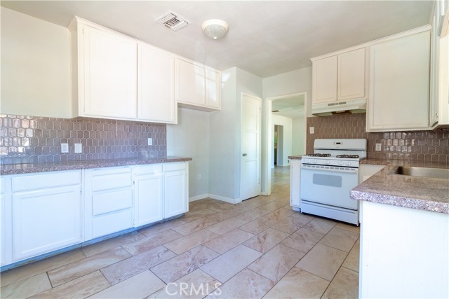 44655 Fig Avenue, Lancaster CA: https://media.crmls.org/medias/04bad12a-8256-400f-aa0a-ed158bb08528.jpg
