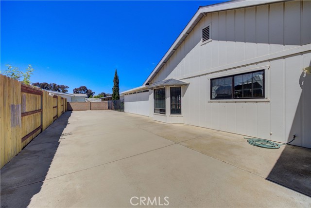 1629 Hillsboro Drive, Santa Maria CA: https://media.crmls.org/medias/04baea07-970b-4f6a-b320-5a40fee3a94a.jpg