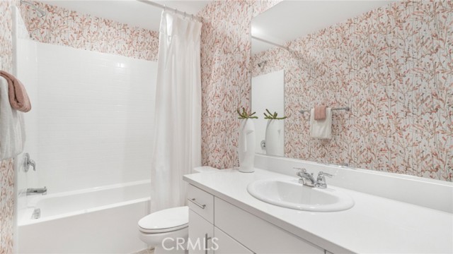 Detail Gallery Image 9 of 22 For 19279 Beech Grove St, Riverside,  CA 92507 - 3 Beds | 2/1 Baths