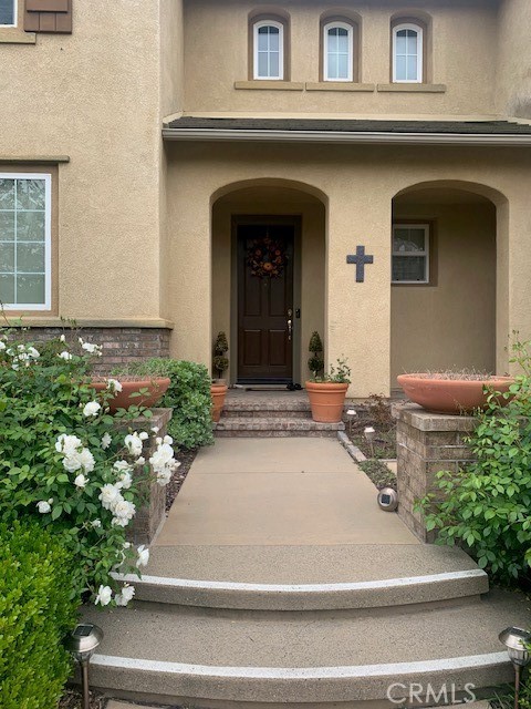 Detail Gallery Image 3 of 48 For 17130 Silver Moon Ct, Riverside,  CA 92503 - 3 Beds | 3/1 Baths