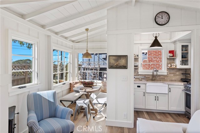 235 Cajon Street, Laguna Beach CA: https://media.crmls.org/medias/04bd142d-4c32-4da7-8955-fd25cf69ef08.jpg