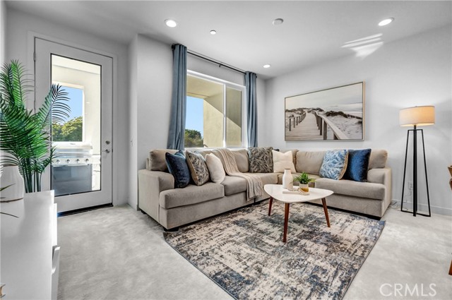 5092 Long Beach photo 2