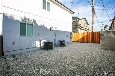 Detail Gallery Image 14 of 16 For 614 W 85th St #1/2,  Los Angeles,  CA 90044 - 4 Beds | 2 Baths