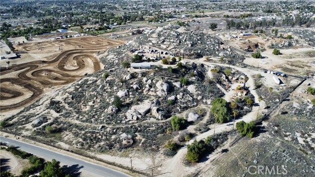 Detail Gallery Image 5 of 5 For 1020 Clayton, Perris,  CA 92570 - 3 Beds | 2 Baths