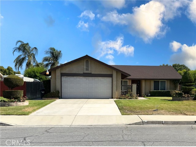 1157 W Orchard Street, Rialto CA: https://media.crmls.org/medias/04be4105-ba3b-41ef-8ffe-8c1b6cdca20e.jpg