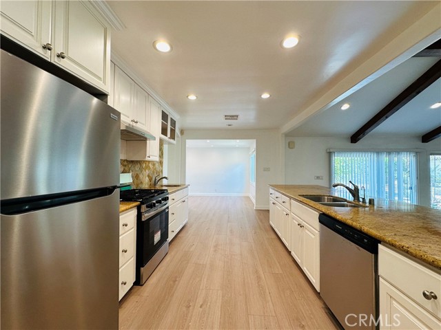 Detail Gallery Image 46 of 75 For 5148 Otis Ave, Tarzana,  CA 91356 - 4 Beds | 4 Baths