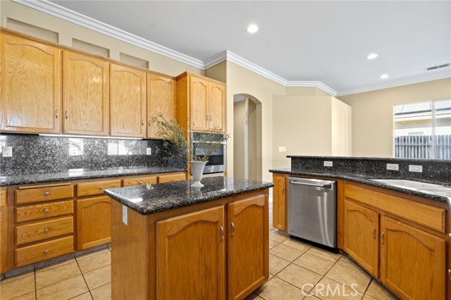 Detail Gallery Image 15 of 39 For 9600 Lake Superior Dr, Bakersfield,  CA 93312 - 4 Beds | 3/1 Baths