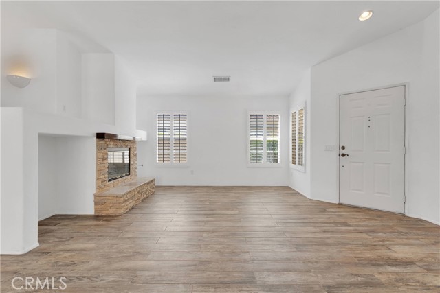 Detail Gallery Image 5 of 42 For 40684 Corte Albara, Murrieta,  CA 92562 - 3 Beds | 2 Baths