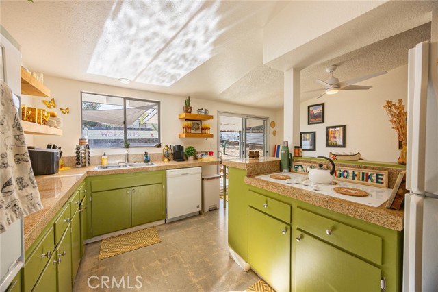 Detail Gallery Image 19 of 40 For 61503 Sunburst, Joshua Tree,  CA 92252 - 2 Beds | 1/1 Baths