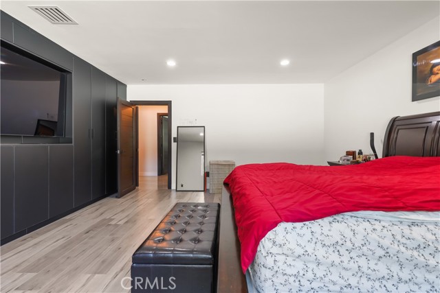 Image 21 of 40 For 2240 Parish  