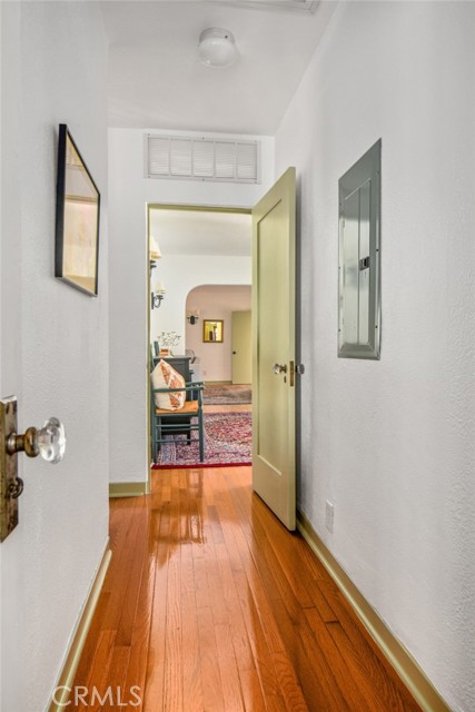 Detail Gallery Image 36 of 38 For 8246 4th St, Los Angeles,  CA 90048 - 2 Beds | 2 Baths