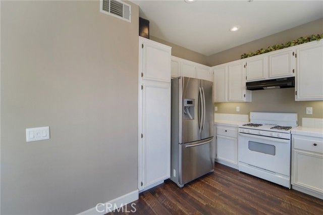 Detail Gallery Image 13 of 27 For 26332 Saint David St, Loma Linda,  CA 92354 - 4 Beds | 2/1 Baths