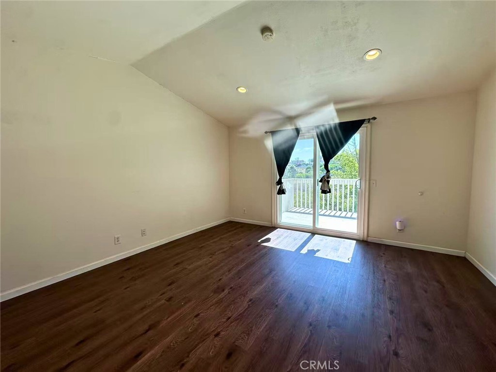 https://media.crmls.org/medias/04c0eb85-1541-42e8-bd8a-13930706a805.jpg?preset=X-Large