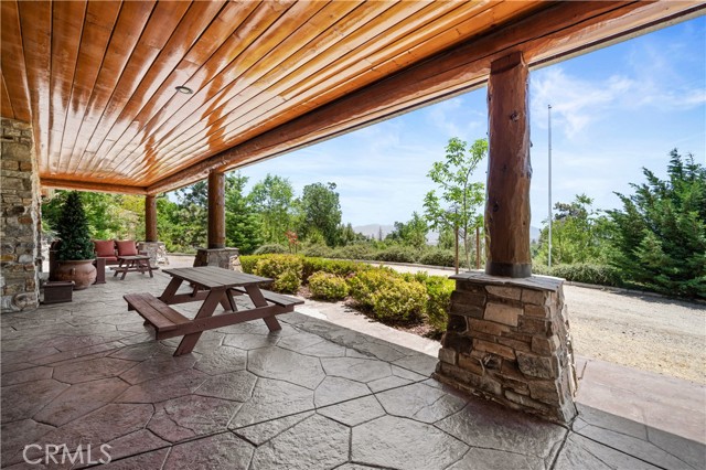 26000 Deertrail Drive, Tehachapi CA: https://media.crmls.org/medias/04c15486-3c0a-4f72-8b8f-80ed228357fd.jpg