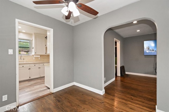 Detail Gallery Image 12 of 43 For 422 E 44th Cir, Long Beach,  CA 90807 - 3 Beds | 1 Baths
