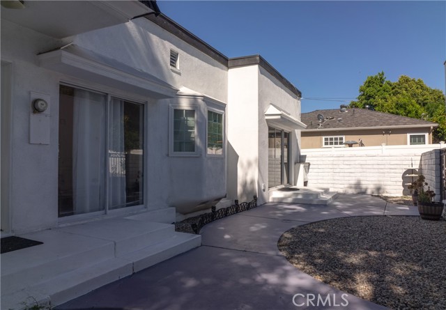 14356 Greenleaf Street, Sherman Oaks CA: https://media.crmls.org/medias/04c1ca9b-98f7-4940-903a-849cf91ebada.jpg