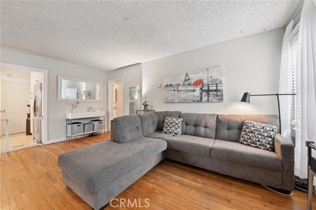 Detail Gallery Image 3 of 36 For 2251 E 63rd St, Long Beach,  CA 90805 - 3 Beds | 2 Baths