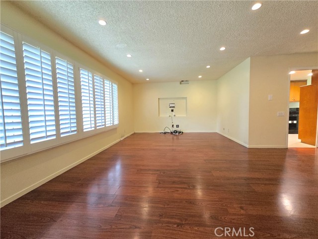 Detail Gallery Image 3 of 28 For 3500 W Manchester #337,  Inglewood,  CA 90305 - 2 Beds | 2/1 Baths