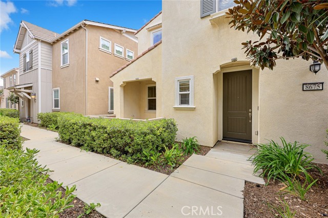 Detail Gallery Image 2 of 42 For 8675 Festival St, Chino,  CA 91708 - 4 Beds | 3/1 Baths