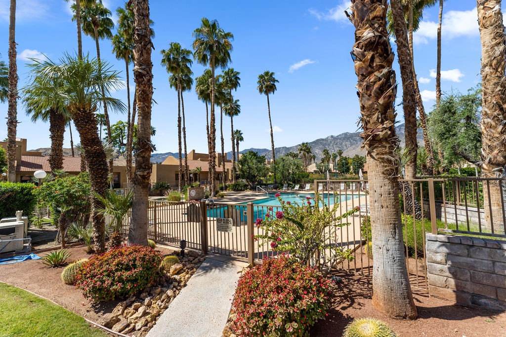 Detail Gallery Image 27 of 34 For 1655 S Beverly Dr a,  Palm Springs,  CA 92264 - 2 Beds | 2 Baths