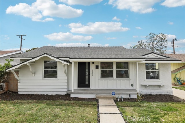 20836 Cortner Avenue, Lakewood CA: https://media.crmls.org/medias/04c2ba6d-4353-47b9-9e83-52527f049bee.jpg