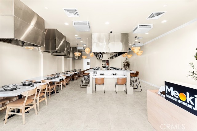 1078 E Hospitality Lane, San Bernardino CA: https://media.crmls.org/medias/04c2df7e-d967-4153-b65d-46199b6ca484.jpg