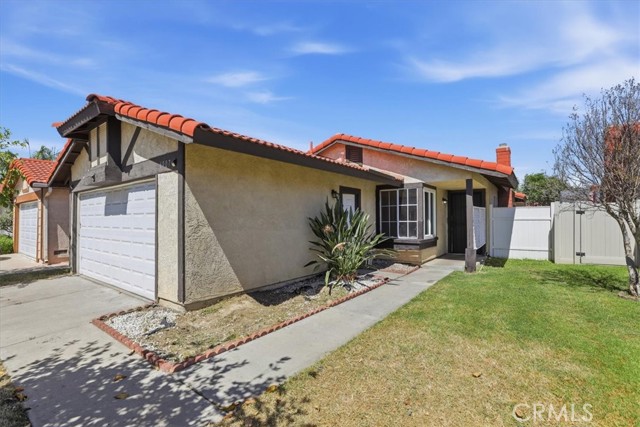 Detail Gallery Image 3 of 36 For 1907 Overland, Colton,  CA 92324 - 3 Beds | 2 Baths