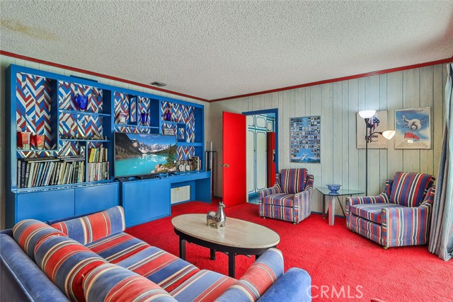 17313 Citronia Street, Northridge CA: https://media.crmls.org/medias/04c35083-39d9-4a7c-953b-c7cdf5875b00.jpg
