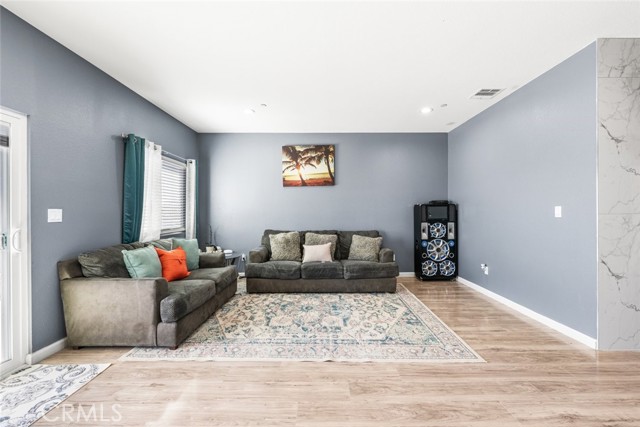 Detail Gallery Image 15 of 57 For 10588 Peach Ave, California City,  CA 93505 - 4 Beds | 2/1 Baths