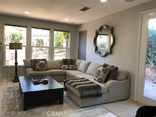 Detail Gallery Image 11 of 14 For 633 via Linda, Newbury Park,  CA 91320 - 5 Beds | 4/1 Baths