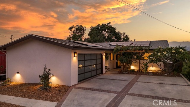 Detail Gallery Image 1 of 38 For 3921 Paige St, Los Angeles,  CA 90031 - 3 Beds | 2 Baths