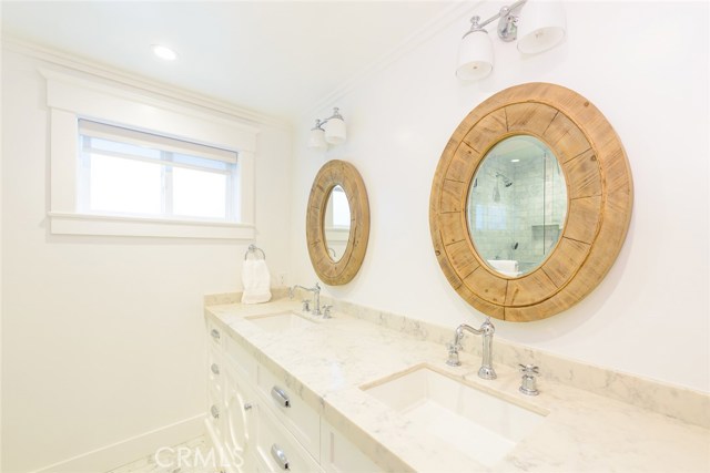 524 13th Street, Manhattan Beach CA: https://media.crmls.org/medias/04c5479e-ce1d-4ba8-a3e6-067d47cfc036.jpg
