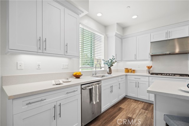 610 Cultivate, Irvine CA: https://media.crmls.org/medias/04c5e948-1937-41ab-869c-8f4c313b0f40.jpg