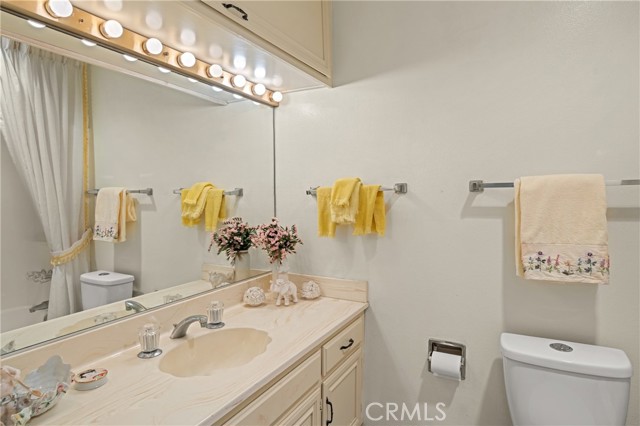 Detail Gallery Image 16 of 27 For 101 Scholz #120,  Newport Beach,  CA 92663 - 2 Beds | 2 Baths