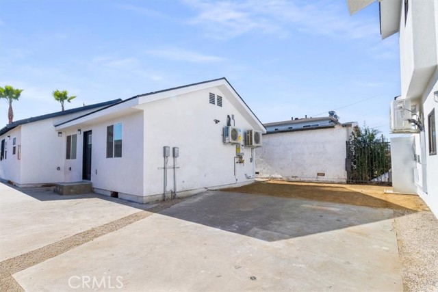 Detail Gallery Image 41 of 69 For 6616 Denver Ave, Los Angeles,  CA 90044 - 6 Beds | 5/1 Baths
