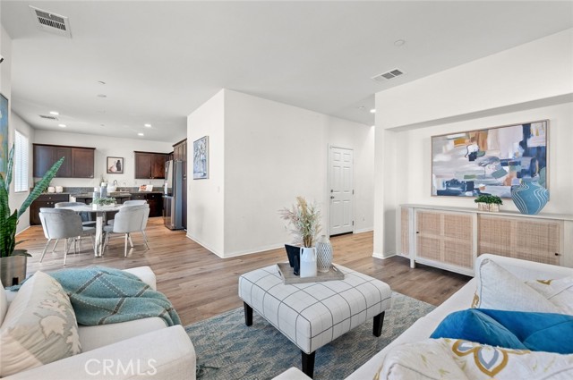 Detail Gallery Image 7 of 47 For 1406 Girona Drive, Phillips Ranch,  CA 91766 - 4 Beds | 3 Baths