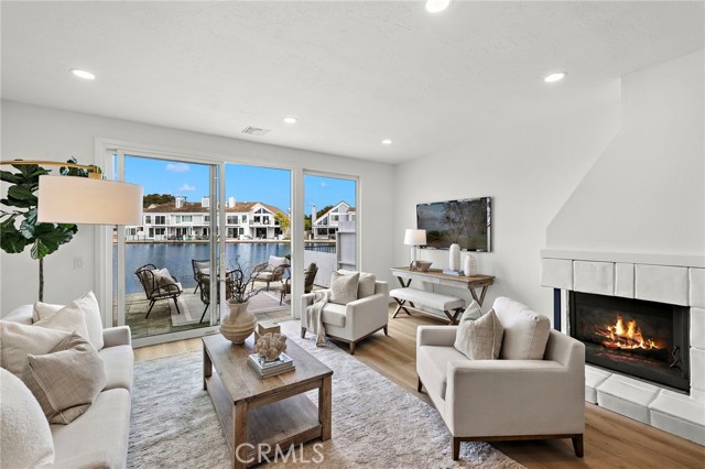 Detail Gallery Image 2 of 40 For 16103 Saint Croix, Huntington Beach,  CA 92649 - 3 Beds | 2/1 Baths